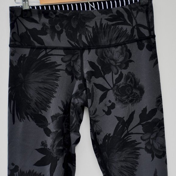 Lululemon Goth Dark Floral Black Grey Leggings Wunder Under Size 6 - Picture 1 of 9